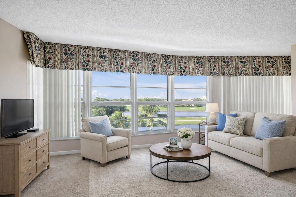 Photo of 2500 NE 48 Lane #403, Fort Lauderdale, FL 33308 (MLS # F10534780)