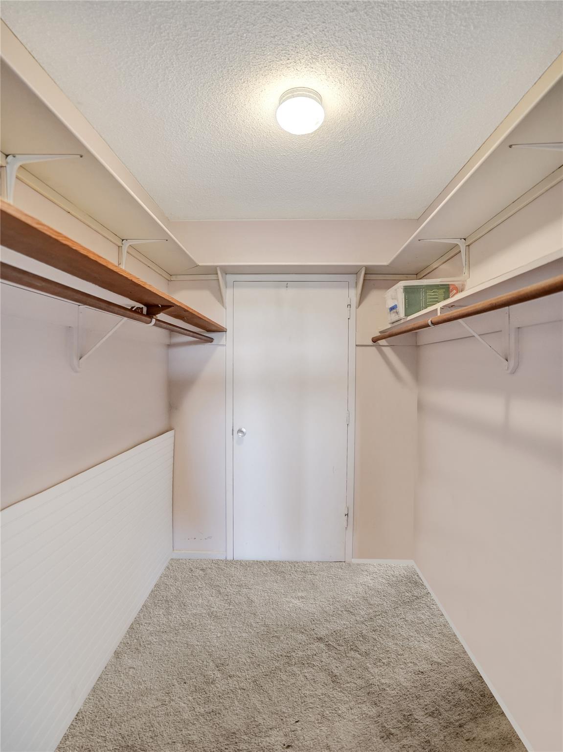 COUNTRY CLUB TOWERS - Residential