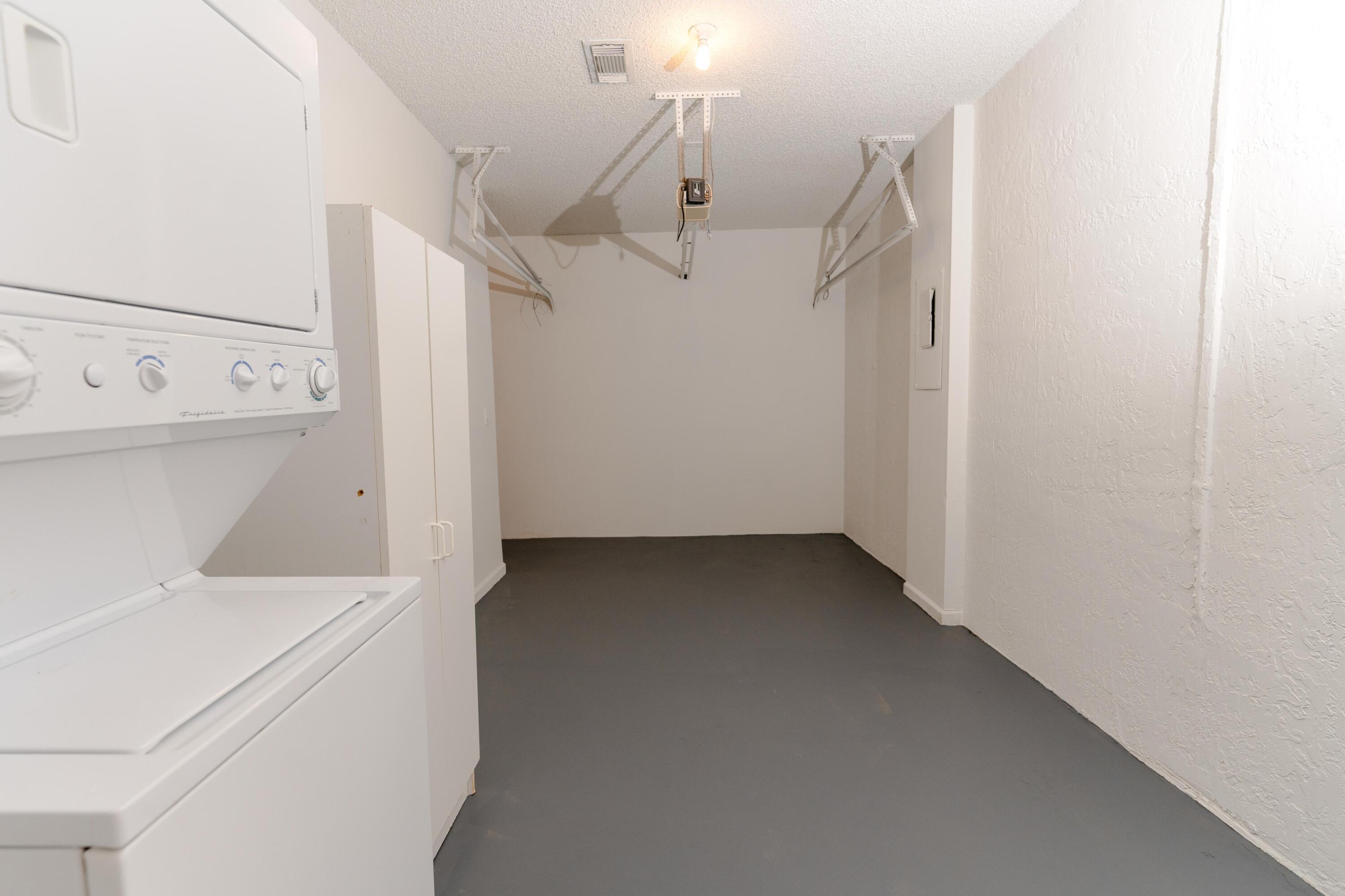 WIMBLEDON VILLAS OF VIA VERDE - Residential Lease