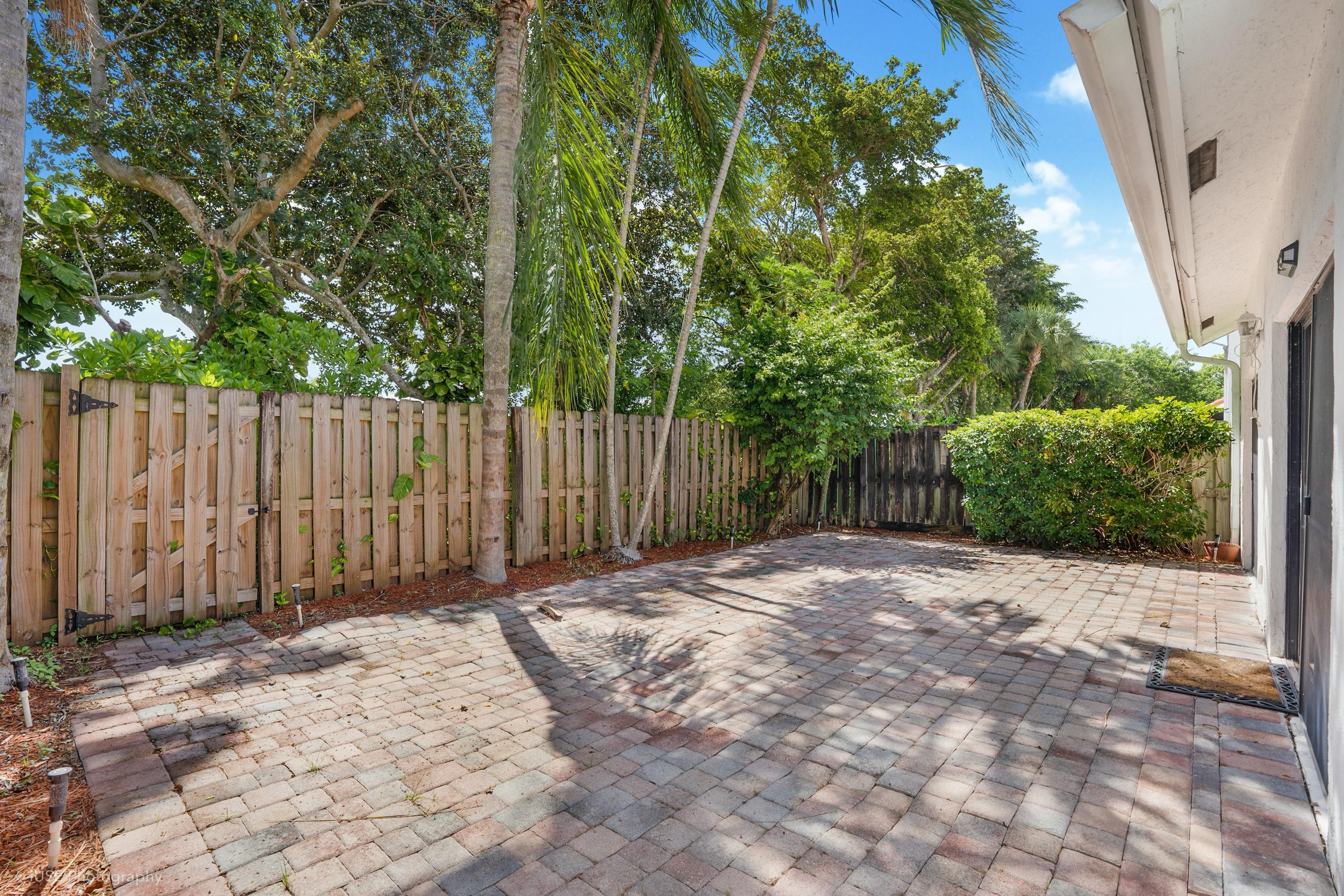 WIMBLEDON VILLAS OF VIA VERDE - Residential Lease