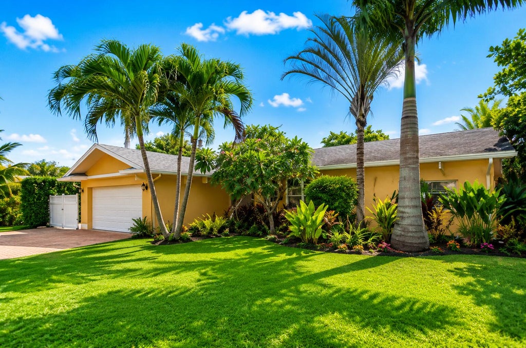 Photo of 842 Fathom Road W, North Palm Beach, FL 33408 (MLS # B26044753)