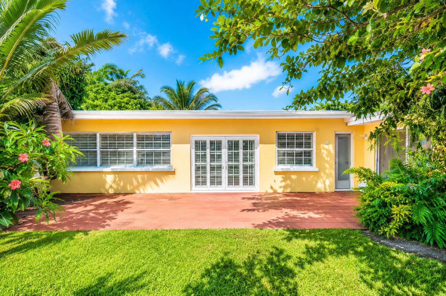 842 Fathom Road W