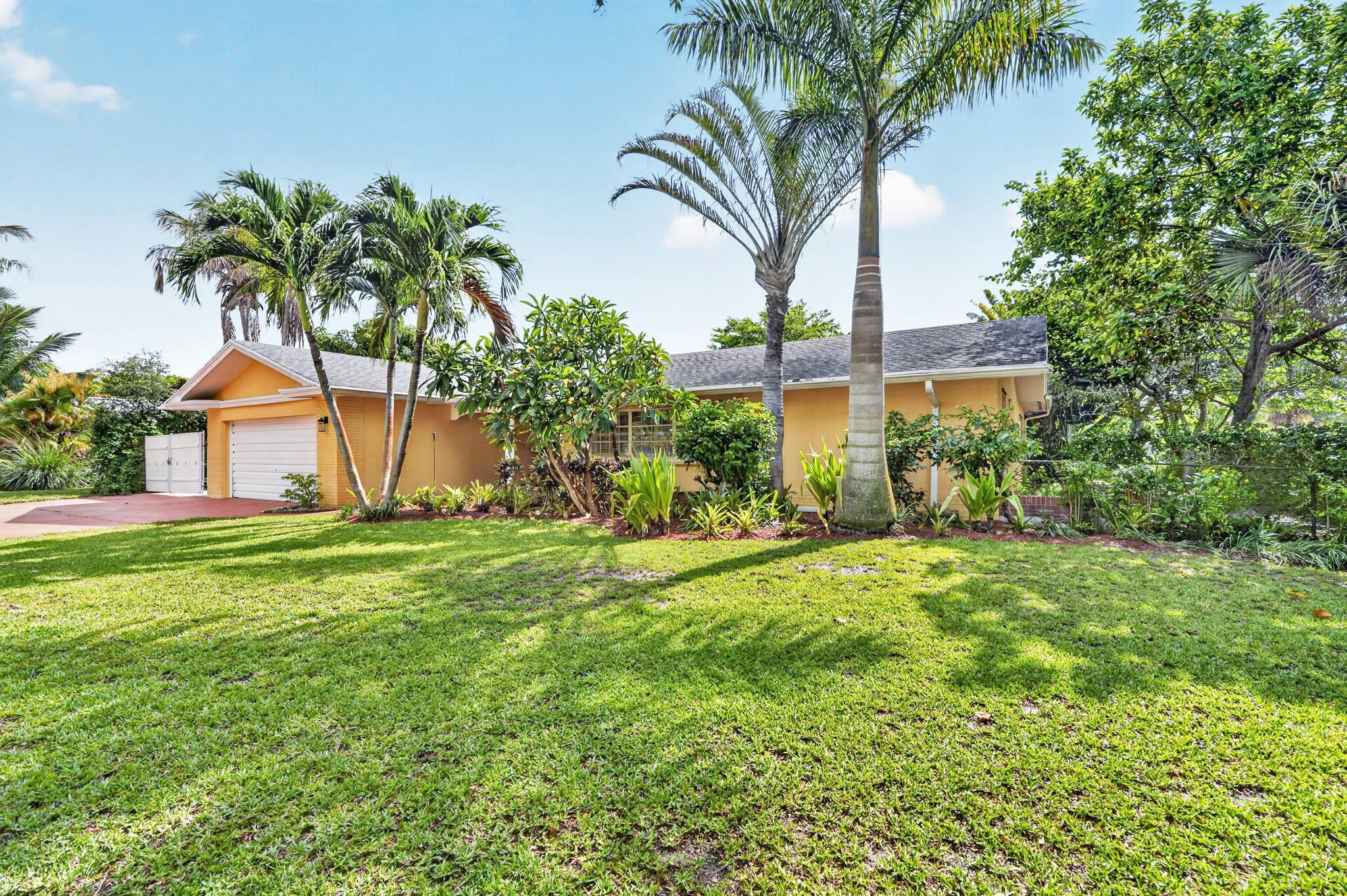 842 Fathom Road W