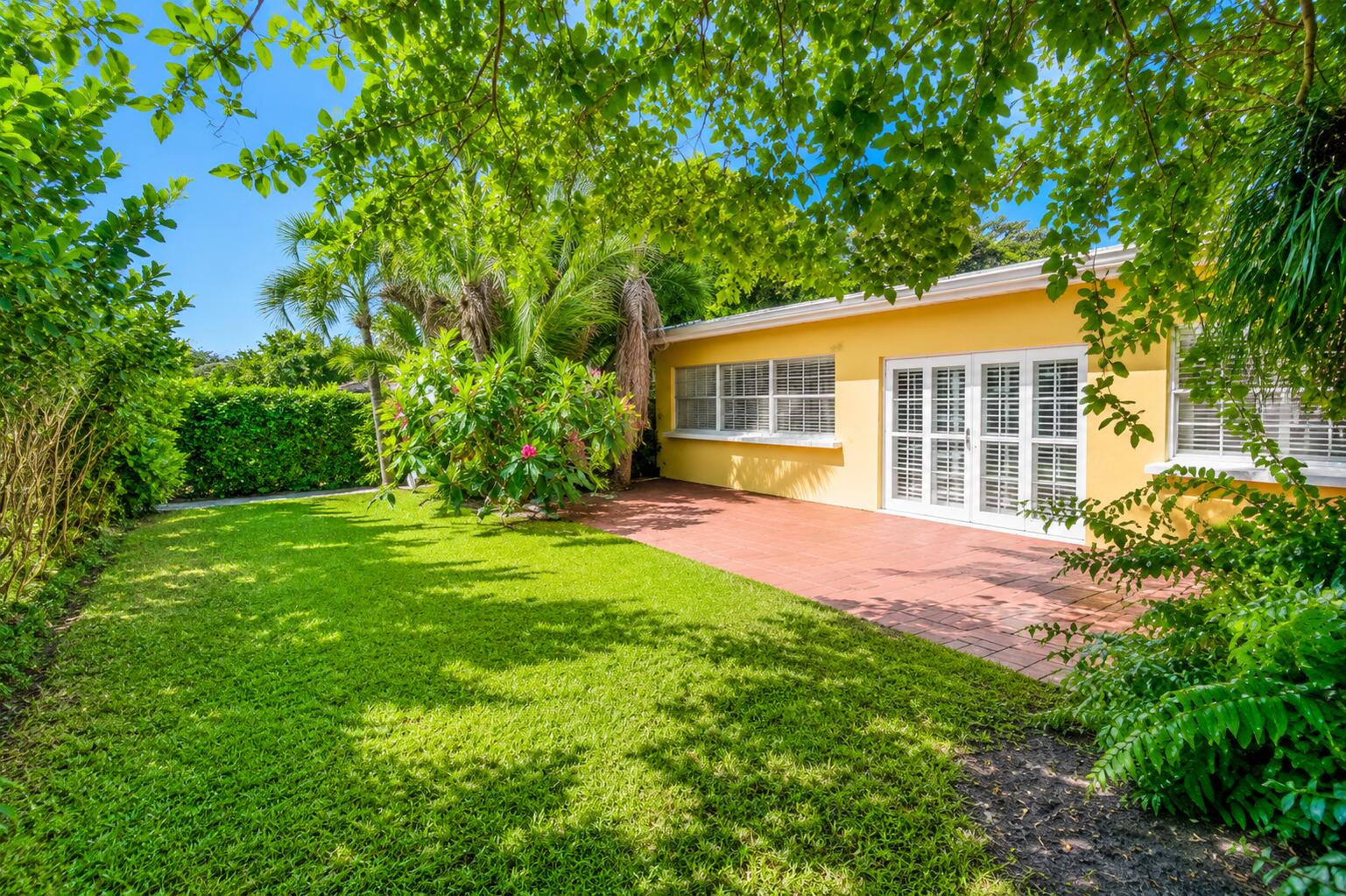 842 Fathom Road W