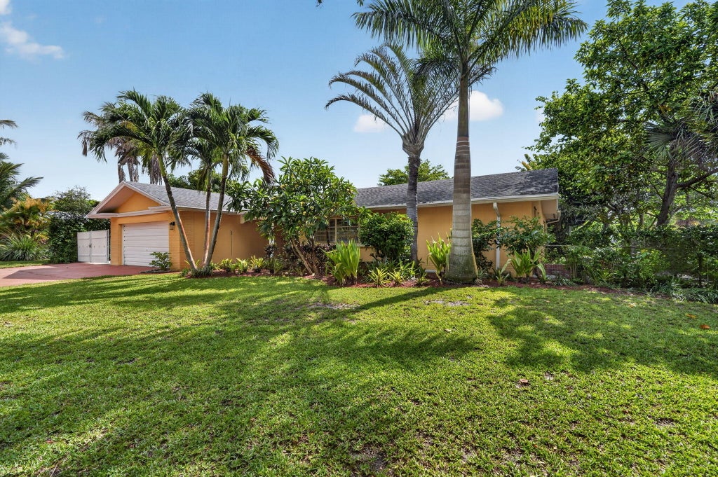 Photo of 842 Fathom Road W, North Palm Beach, FL 33408 (MLS # B26044753)