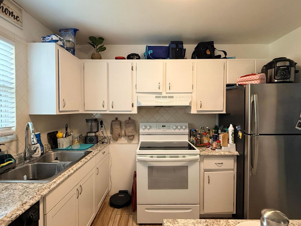 Photo of 500 Davis Road #26, Palm Springs, FL 33461 (MLS # B26013933)