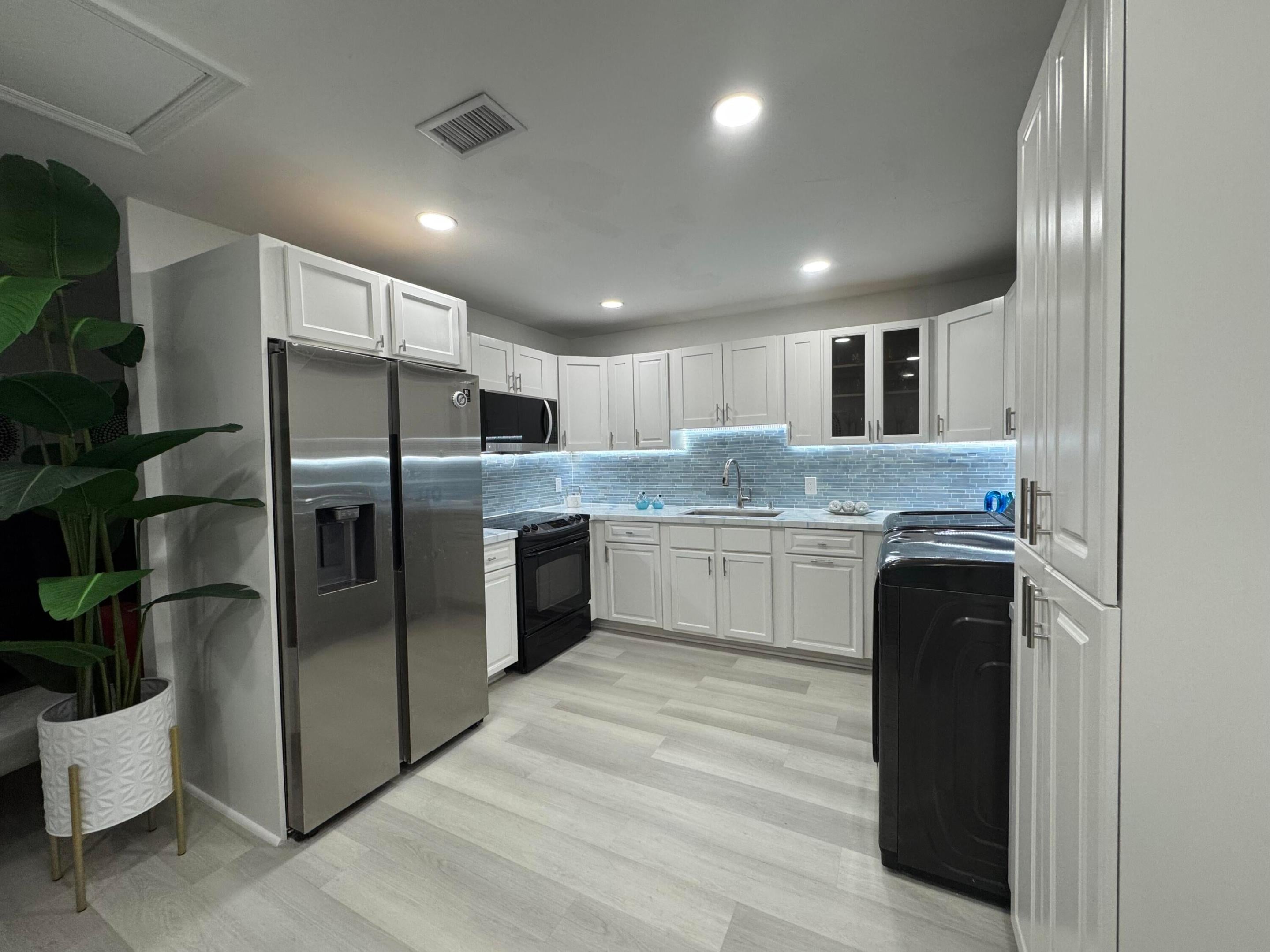 Properties 1034 MANOR Drive