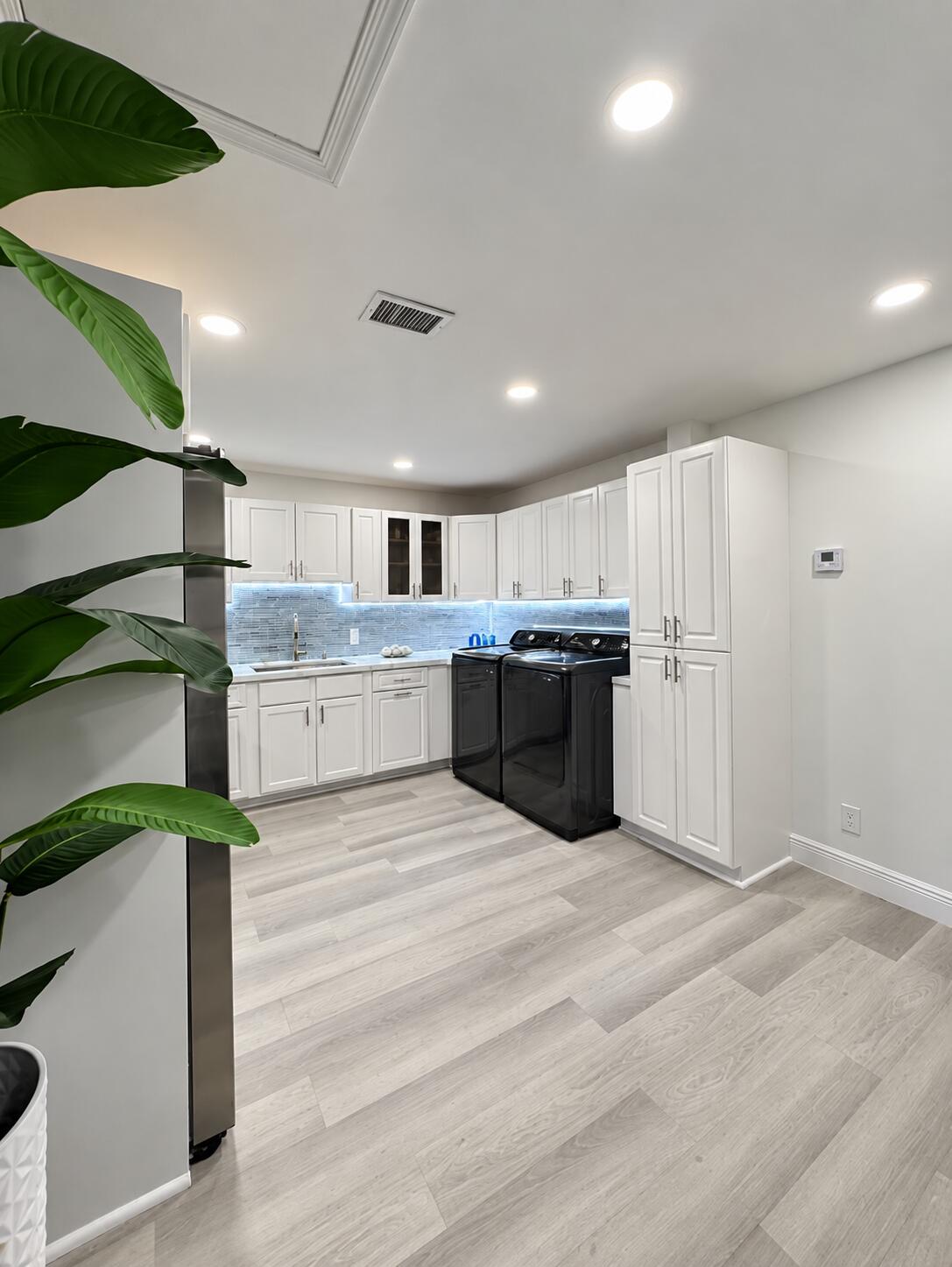 1034 MANOR Drive
