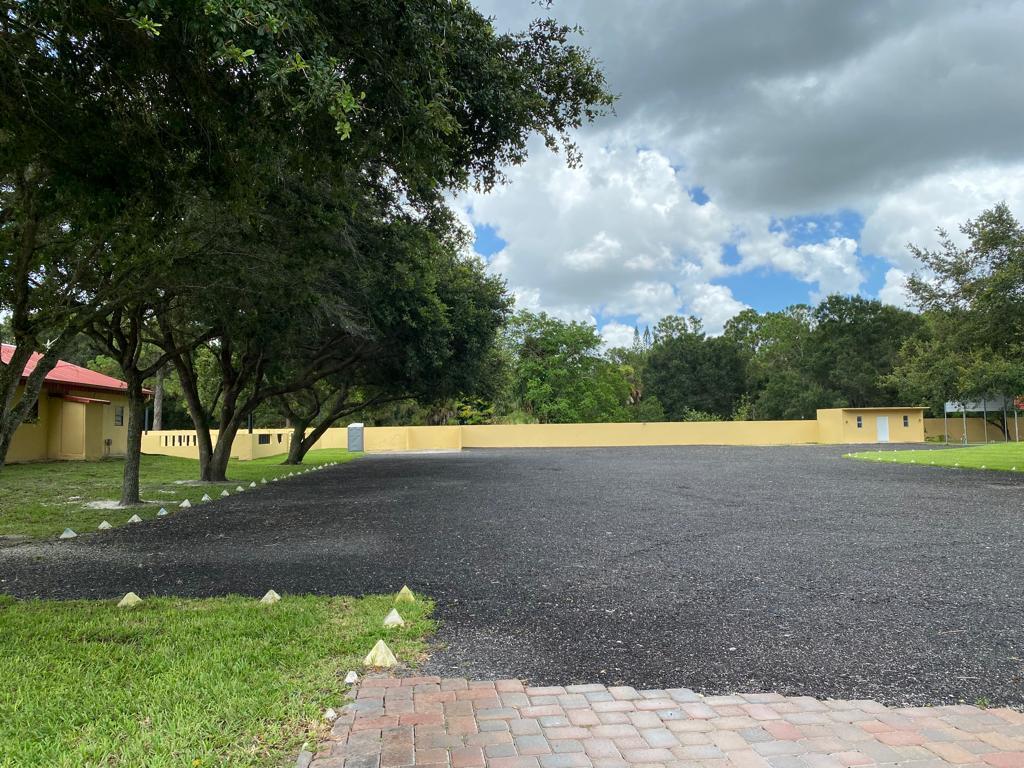 LOXAHATCHEE GROVES - Residential Lease