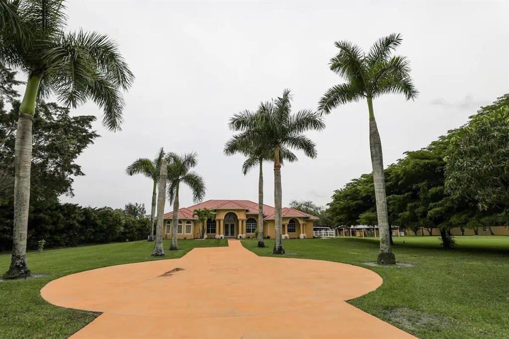 LOXAHATCHEE GROVES - Residential Lease