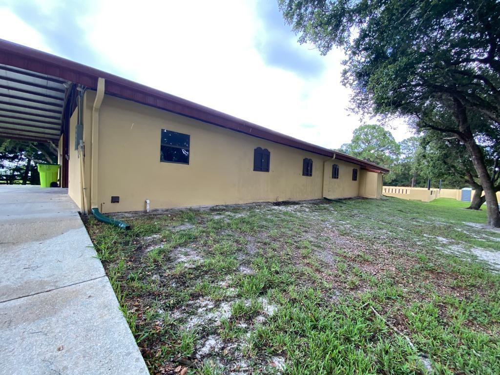 LOXAHATCHEE GROVES - Residential Lease