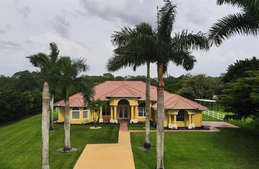 LOXAHATCHEE GROVES - Residential Lease