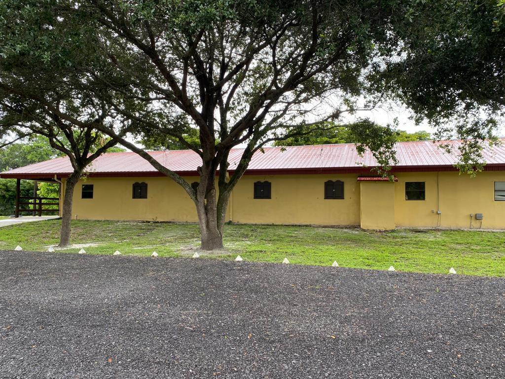 LOXAHATCHEE GROVES - Residential Lease