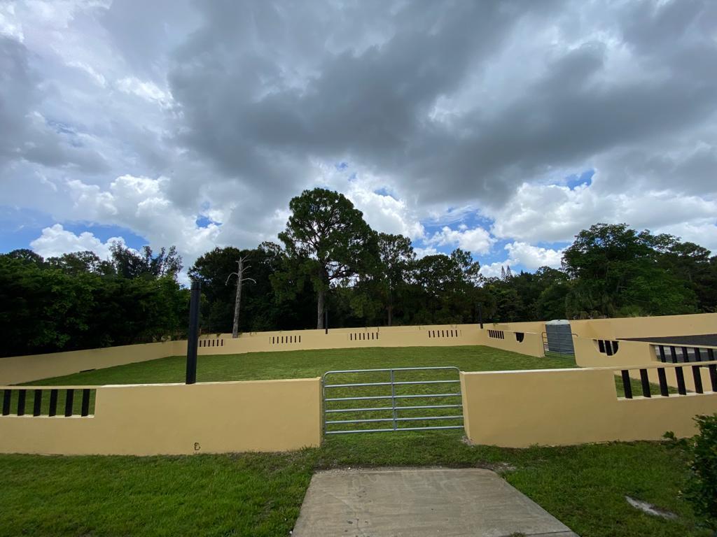 LOXAHATCHEE GROVES - Residential Lease