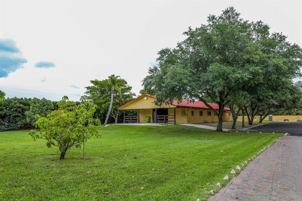 LOXAHATCHEE GROVES - Residential Lease