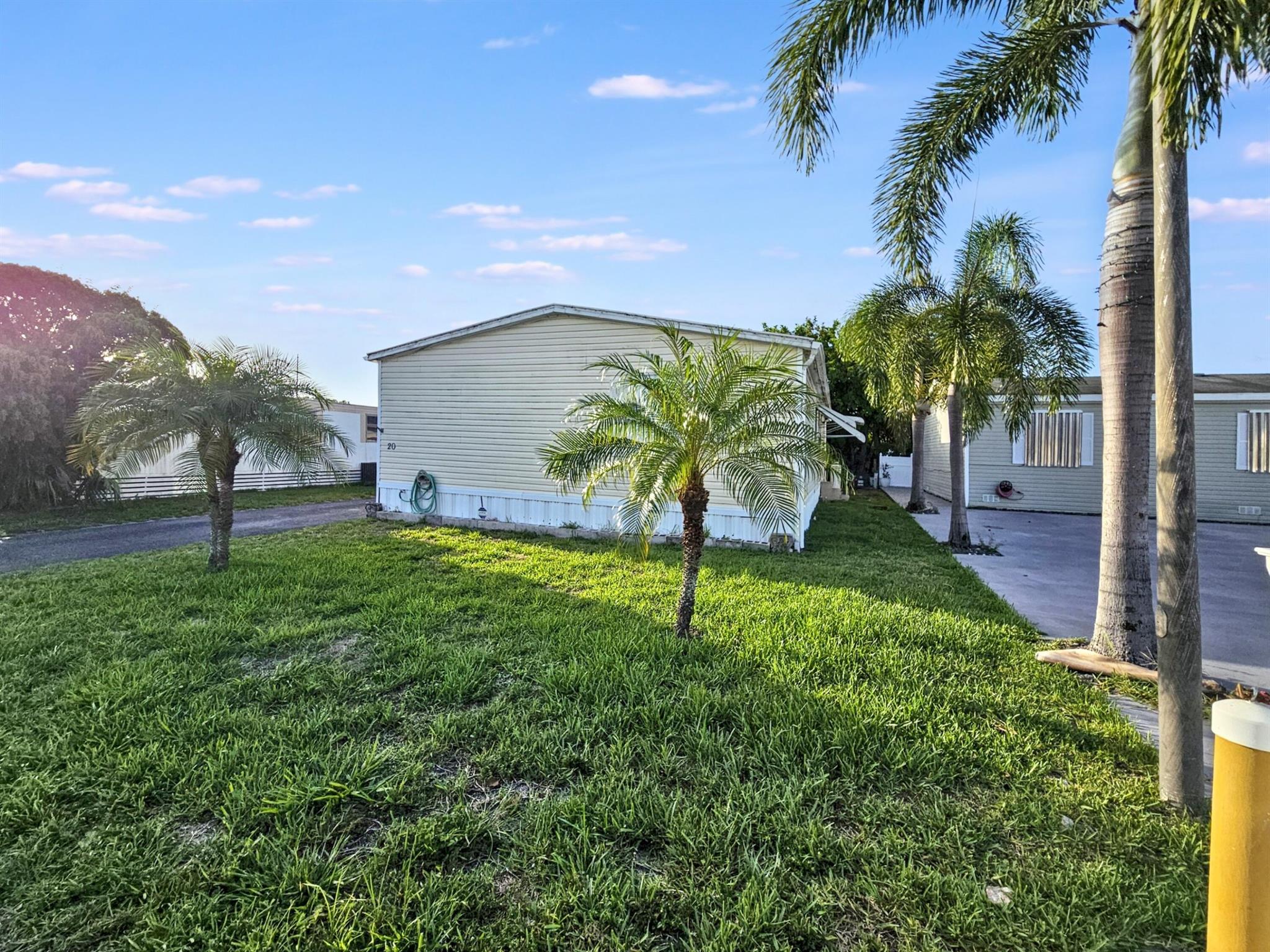 4311 Okeechobee Boulevard 20, West Palm Beach, FL, 33409/$180,000 1 4311 Okeechobee Boulevard 20