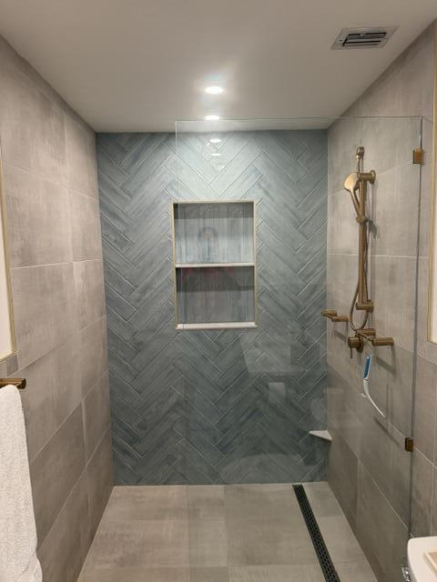 COLLEGE PARK - Residential Lease