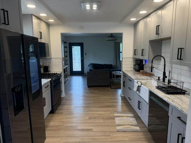 COLLEGE PARK - Residential Lease