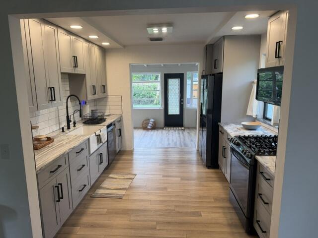 COLLEGE PARK - Residential Lease