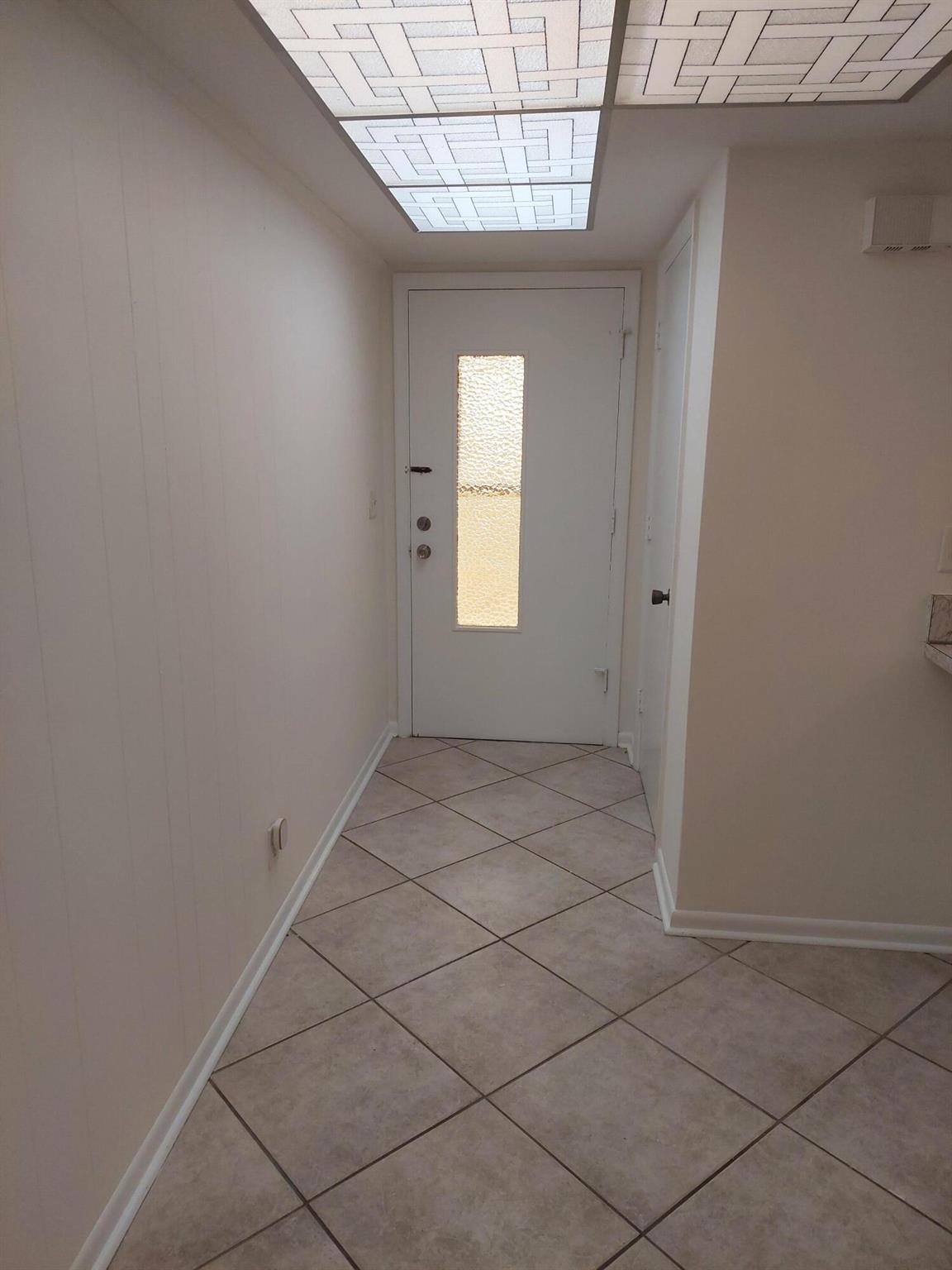 NORTH PALM BEACH VILLAGE - Residential Lease