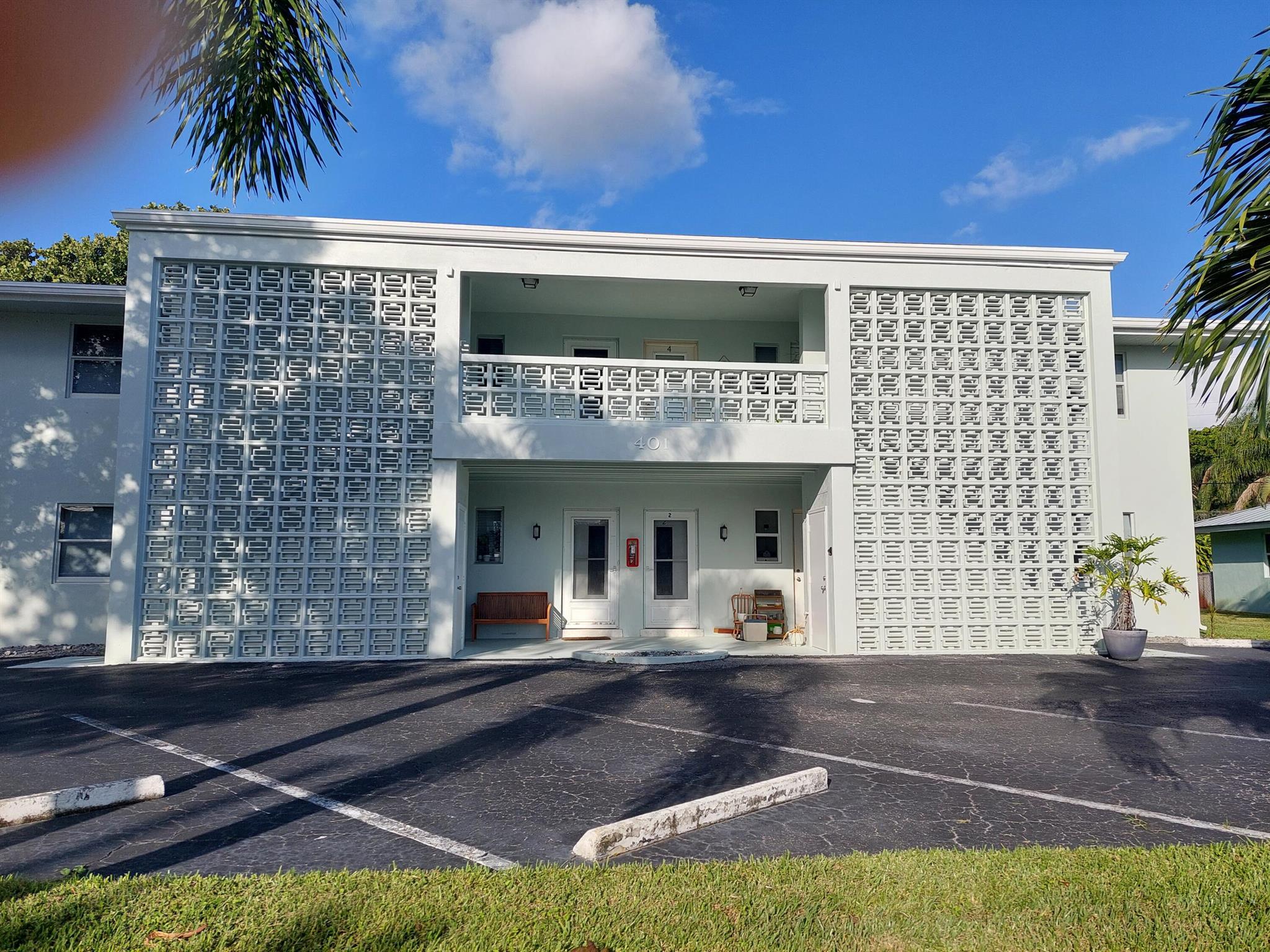 NORTH PALM BEACH VILLAGE - Residential Lease