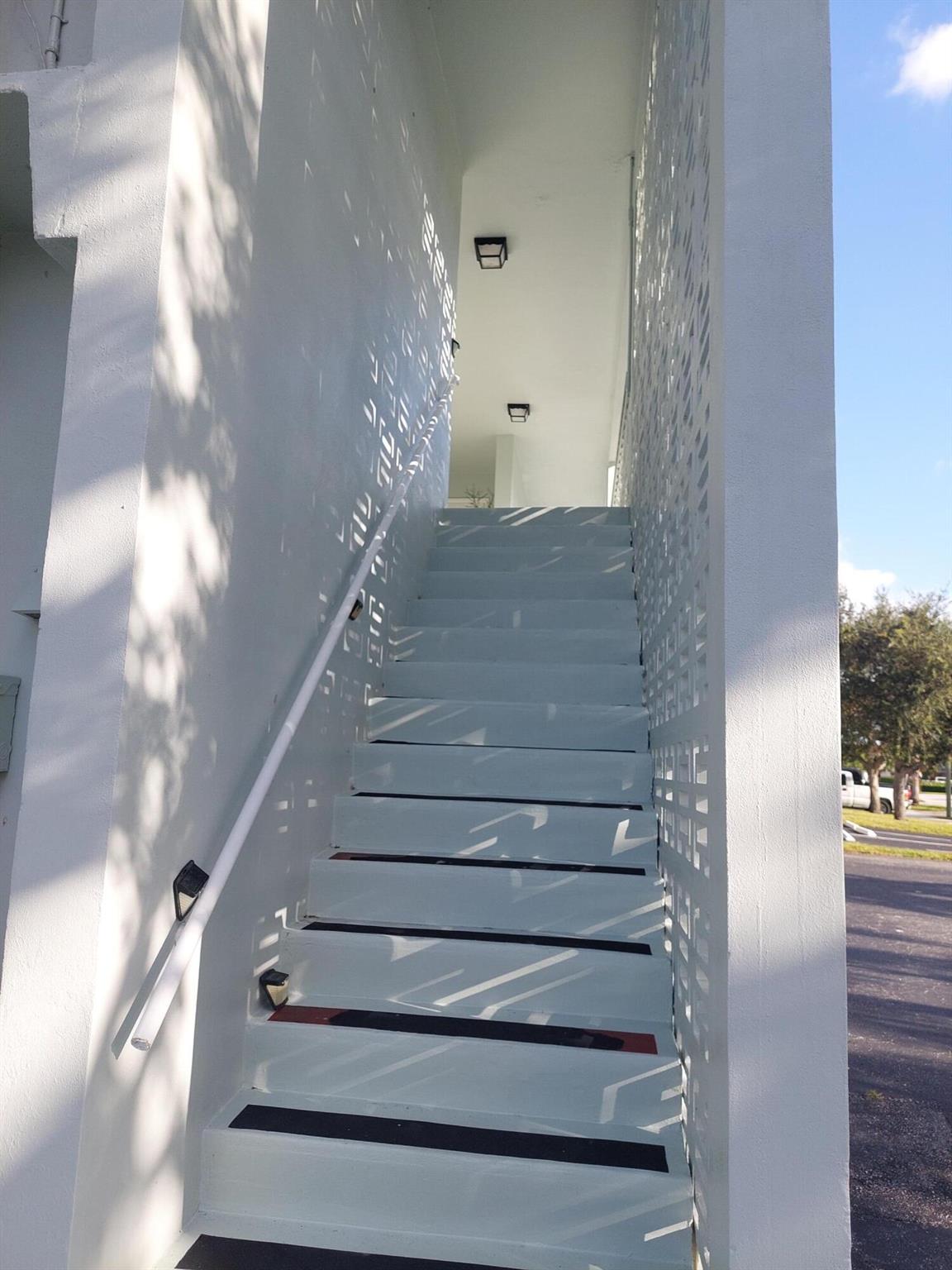 NORTH PALM BEACH VILLAGE - Residential Lease