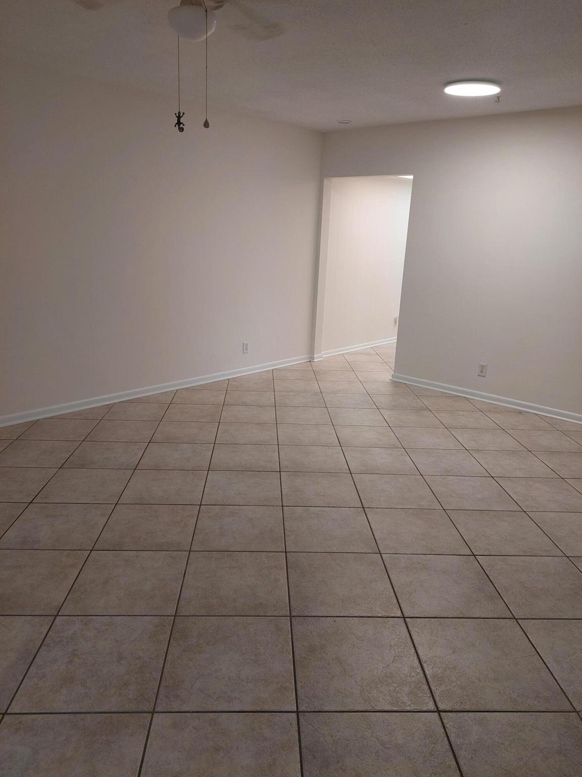 NORTH PALM BEACH VILLAGE - Residential Lease