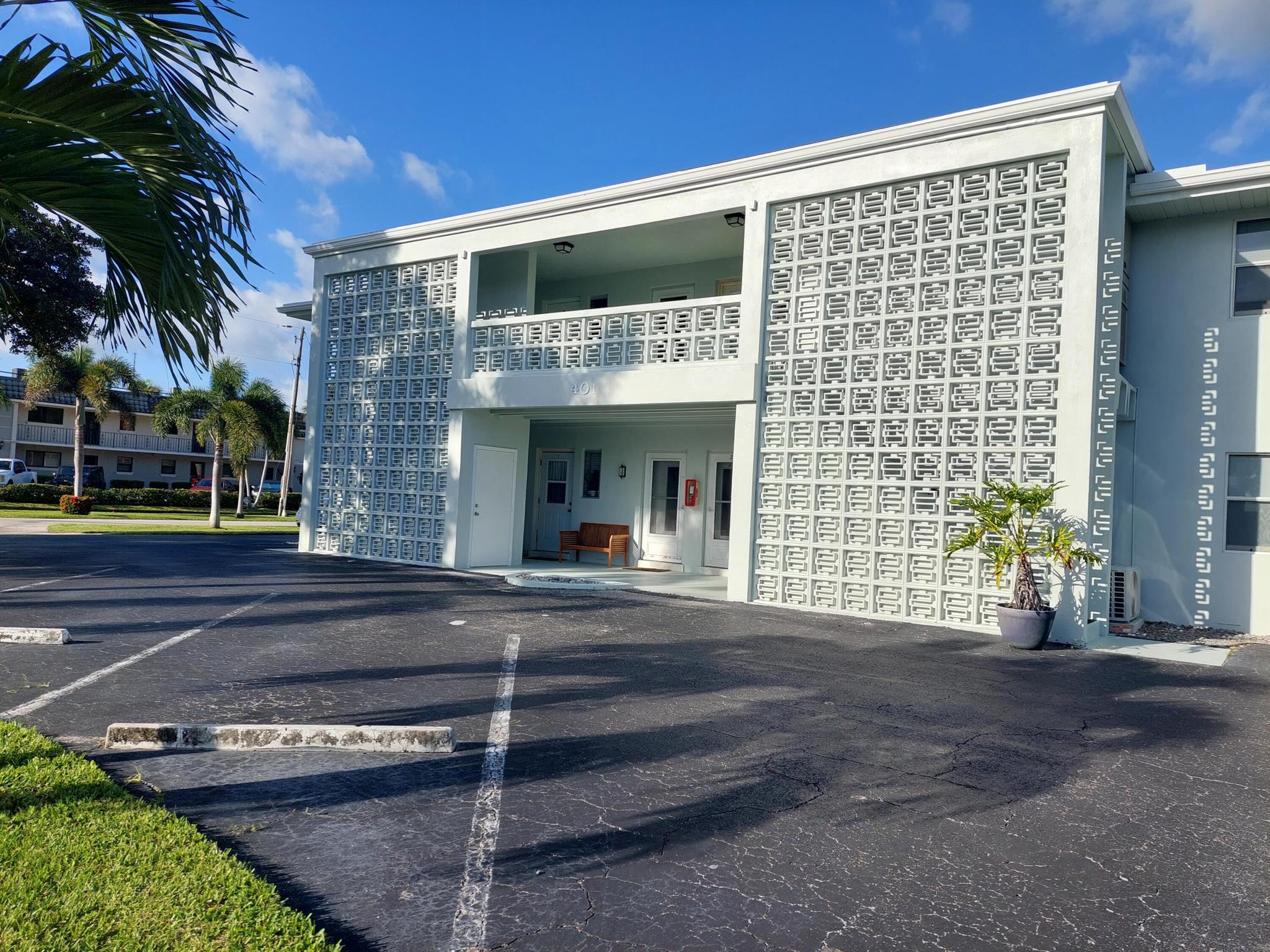 NORTH PALM BEACH VILLAGE - Residential Lease