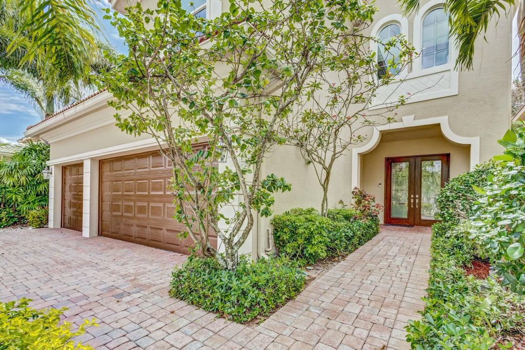 Photo of 12197 Aviles Circle, Palm Beach Gardens, FL 33418 (MLS # R11072384)