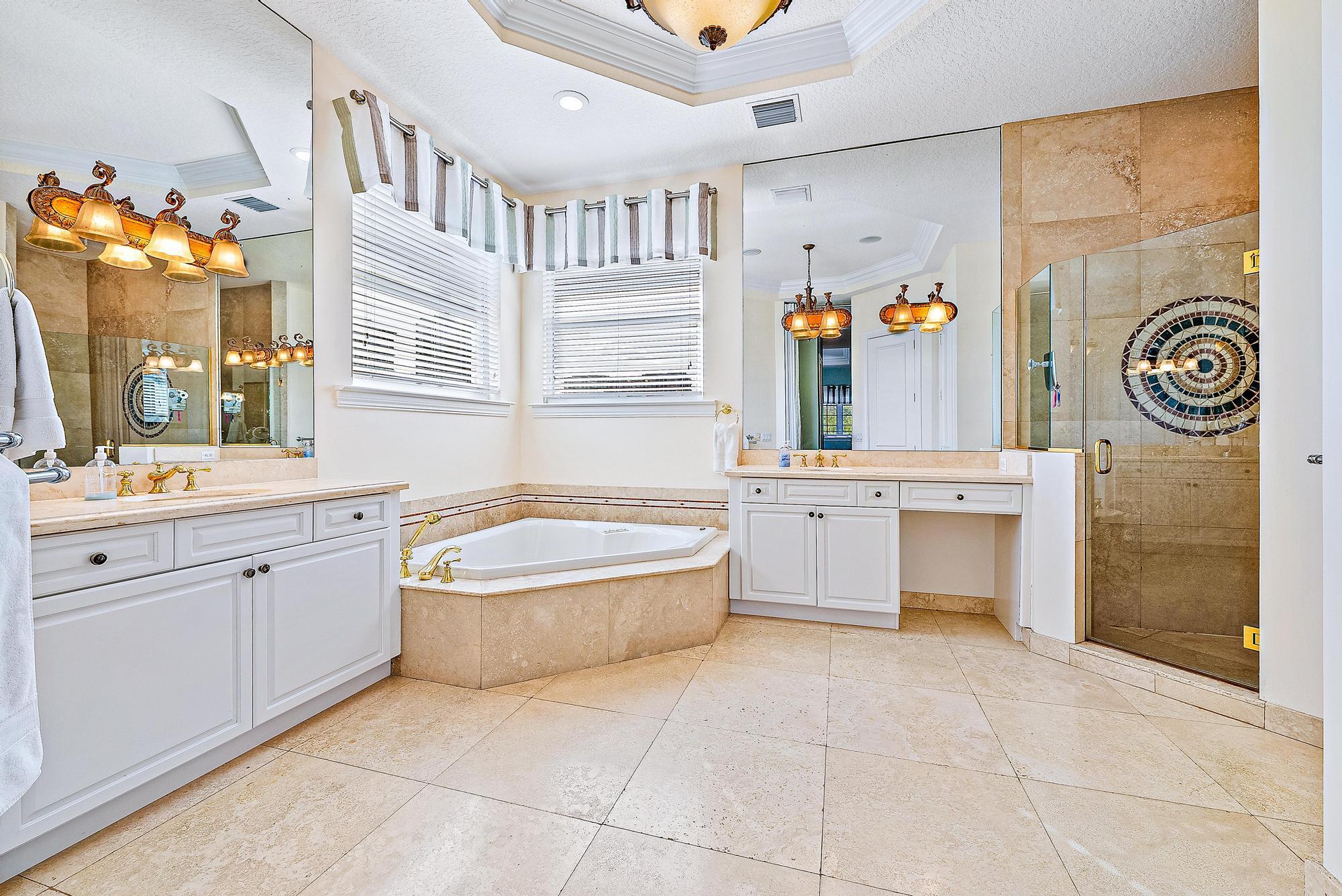 PINE POINT - Residential