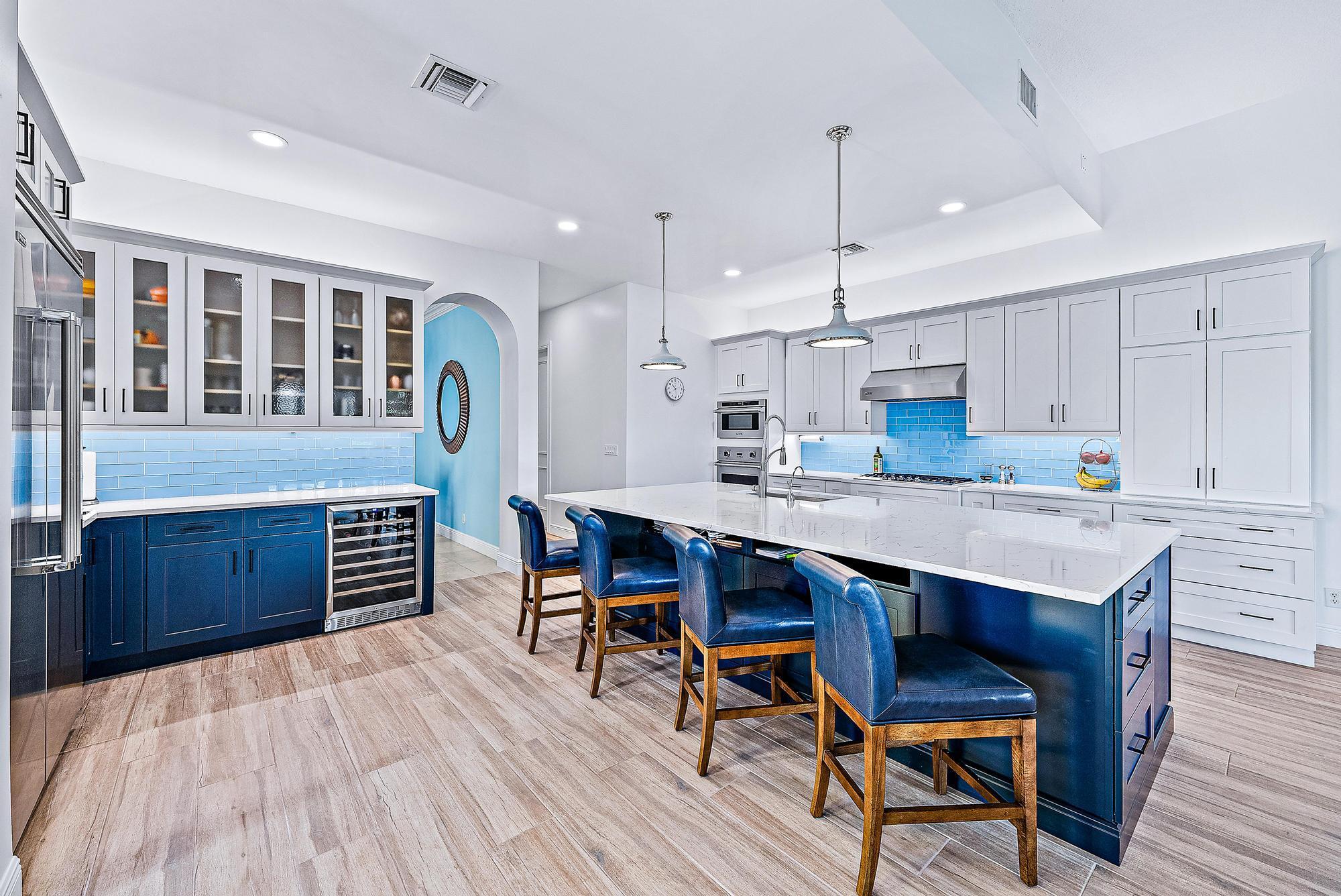 PINE POINT - Residential