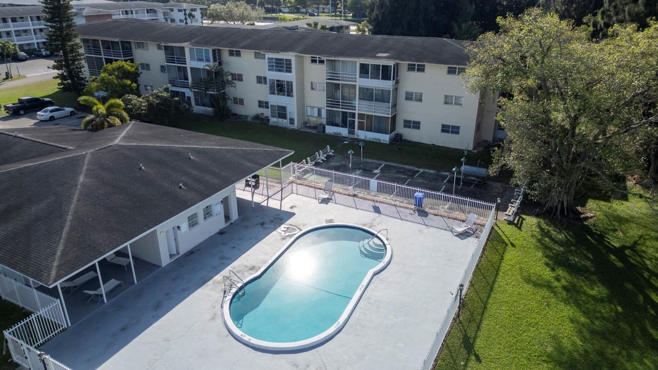 LAKE PARK GARDENS - Residential