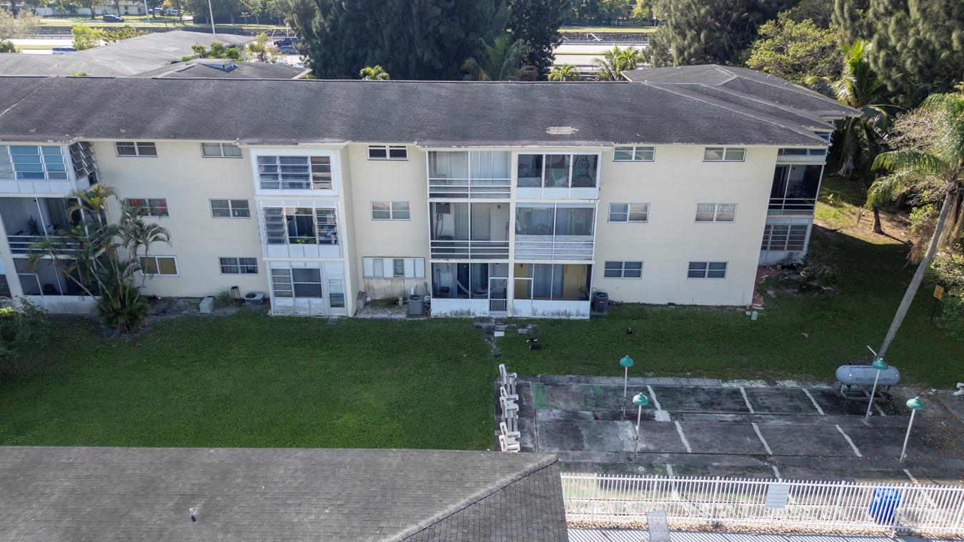 LAKE PARK GARDENS - Residential