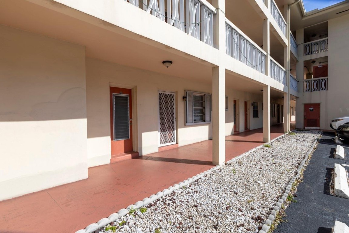 LAKE PARK GARDENS - Residential