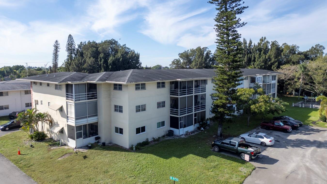 LAKE PARK GARDENS - Residential