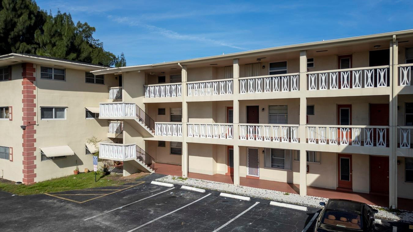 LAKE PARK GARDENS - Residential