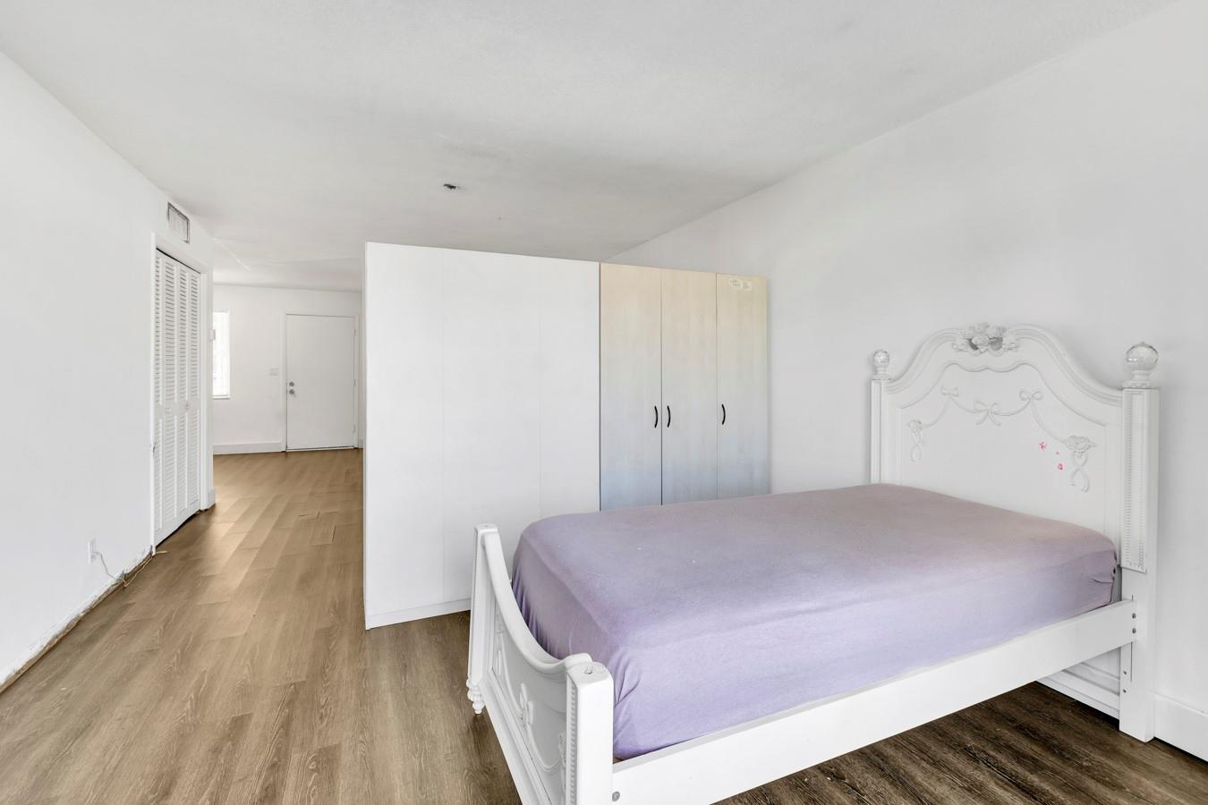 LAKE PARK GARDENS - Residential