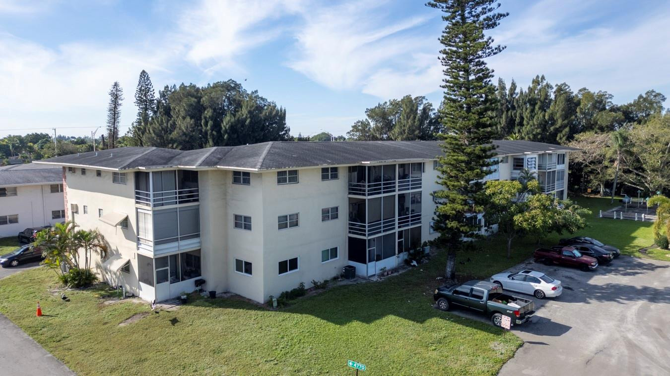 LAKE PARK GARDENS - Residential