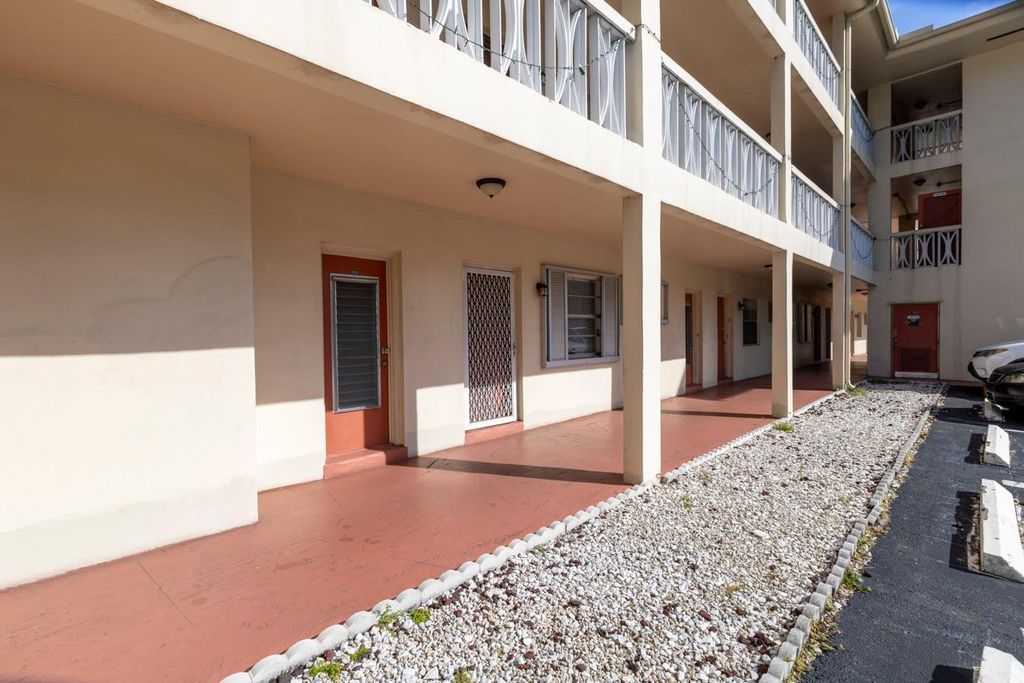 Photo of 4770 NW 10th Ct #106, Plantation, FL 33313 (MLS # F10537377)