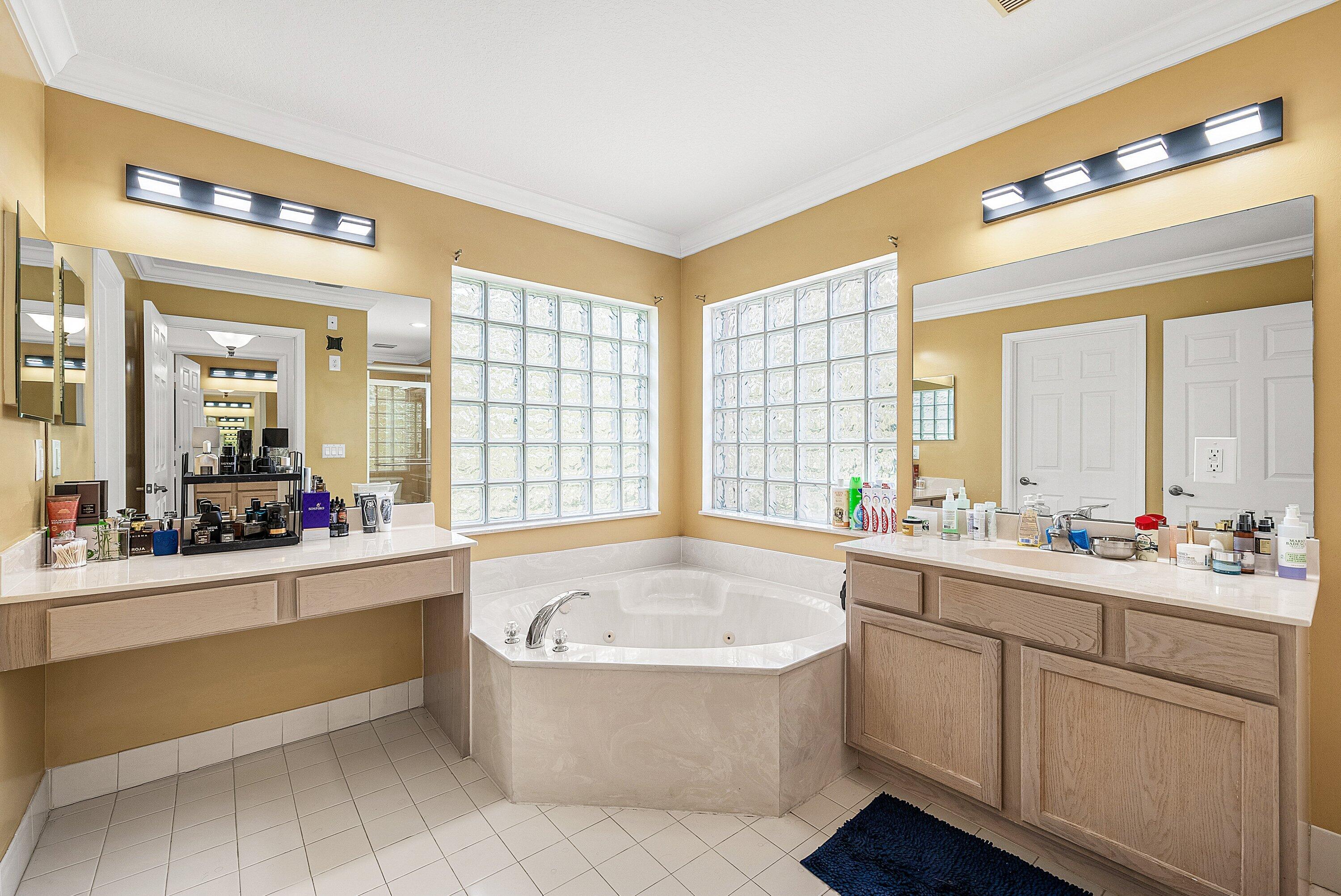 THOUSAND OAKS - Residential