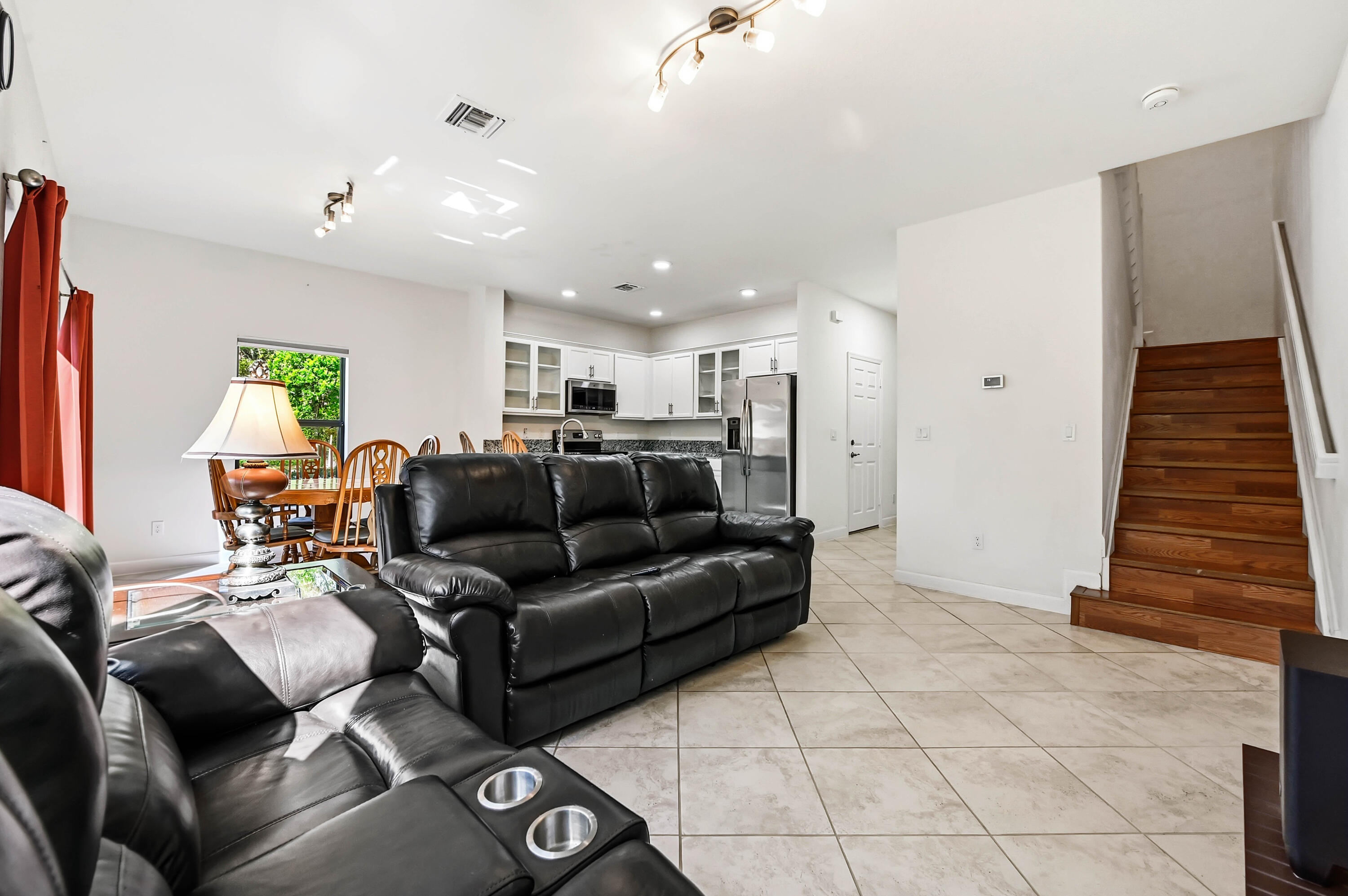 SABAL GROVE - Residential