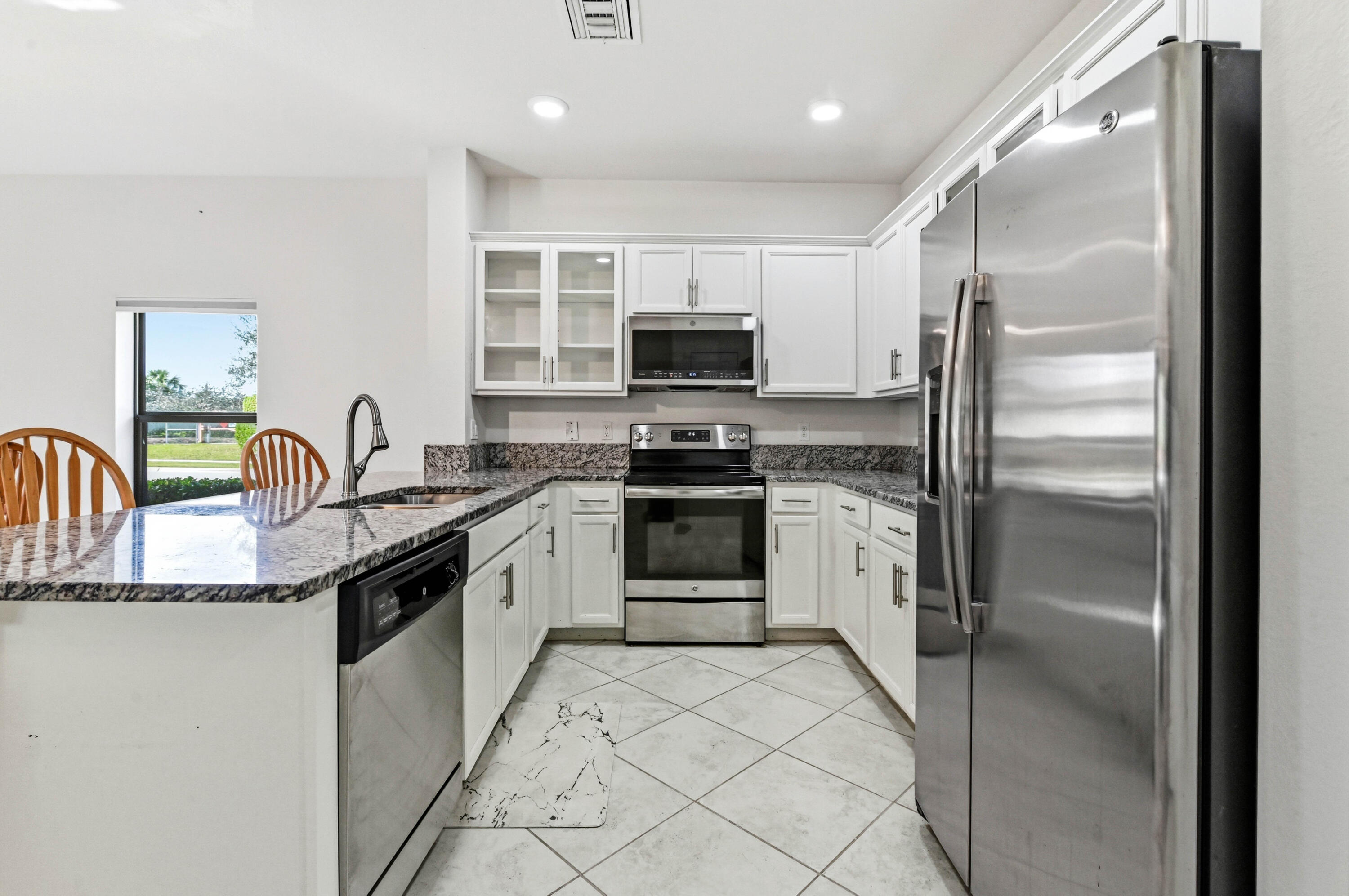 SABAL GROVE - Residential