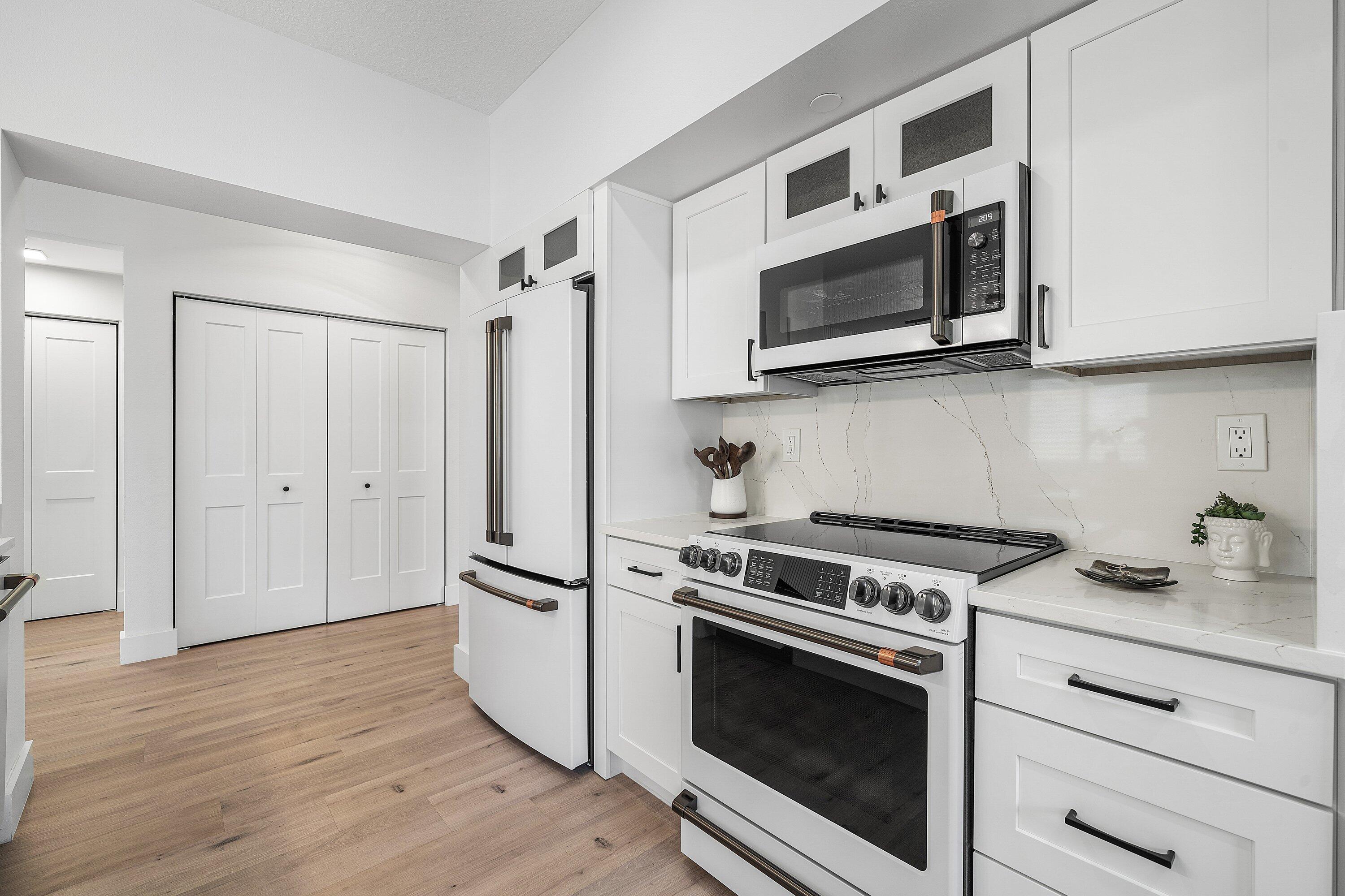 PINEAPPLE GROVE VILLAGE CONDO - Residential