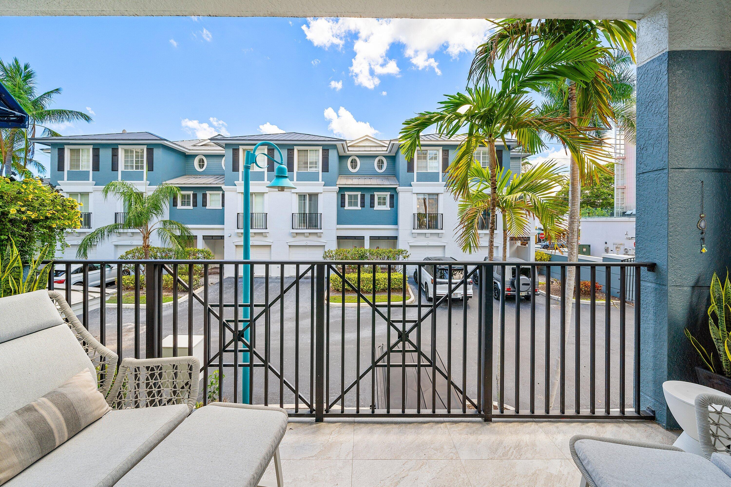 PINEAPPLE GROVE VILLAGE CONDO - Residential