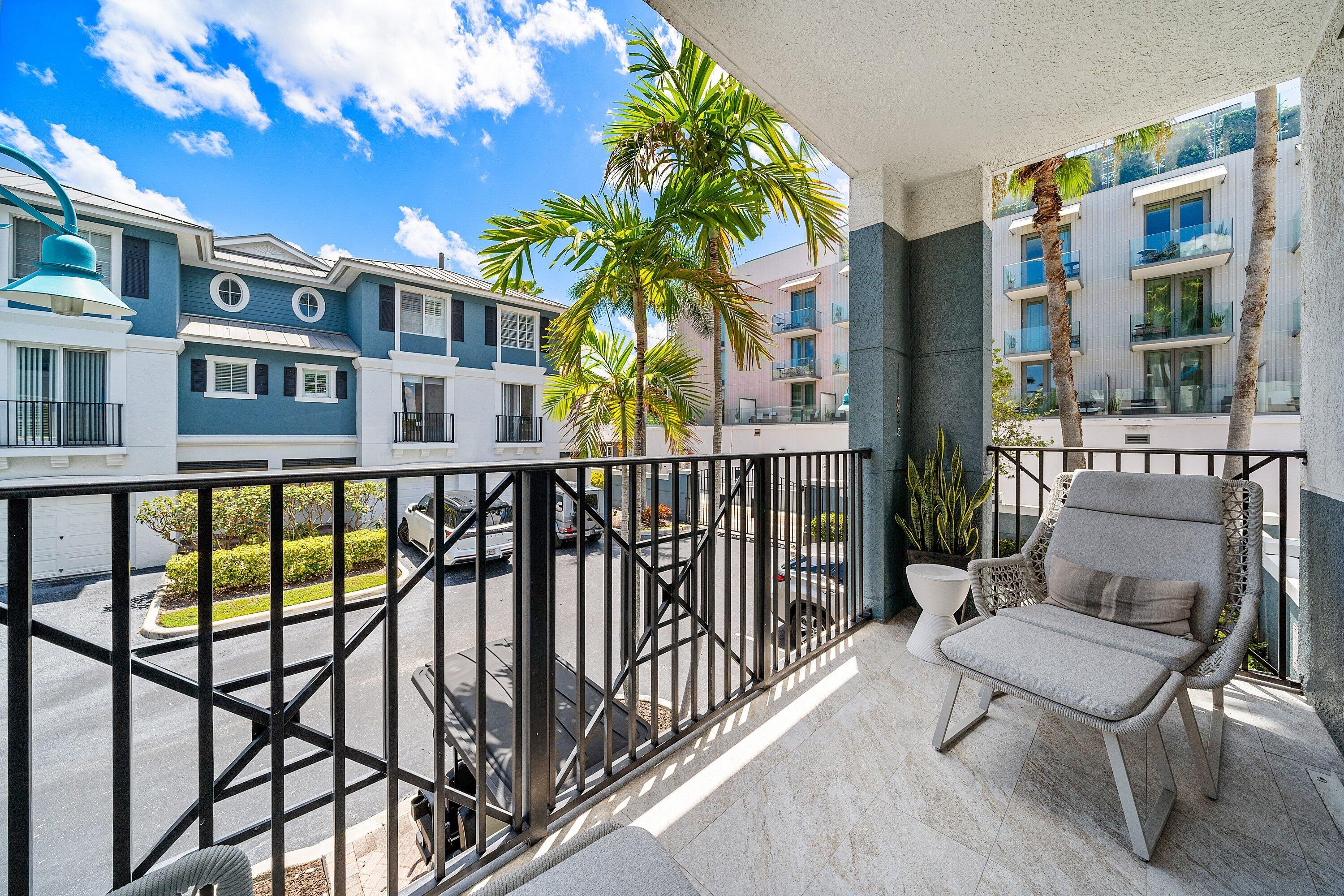 PINEAPPLE GROVE VILLAGE CONDO - Residential