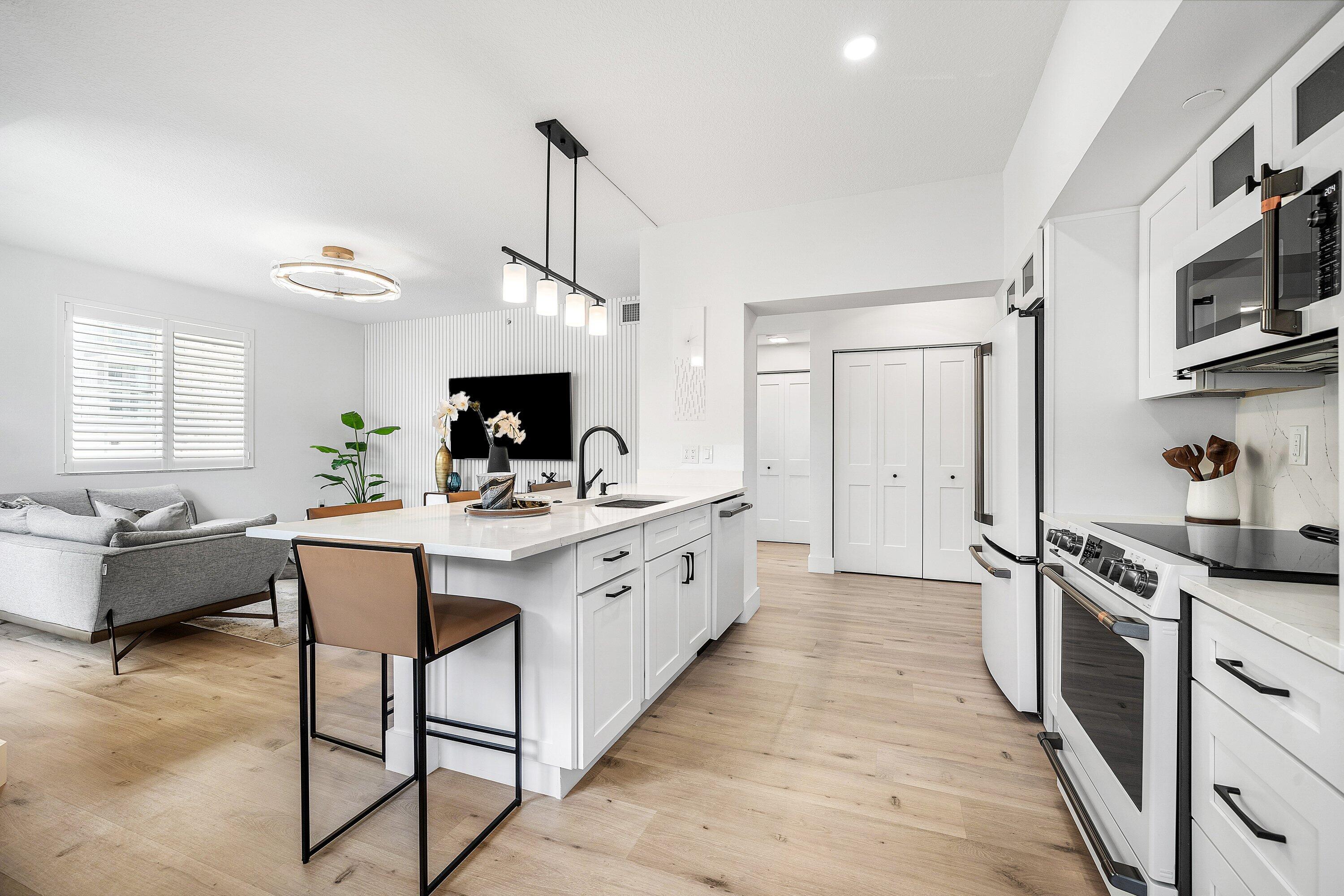PINEAPPLE GROVE VILLAGE CONDO - Residential