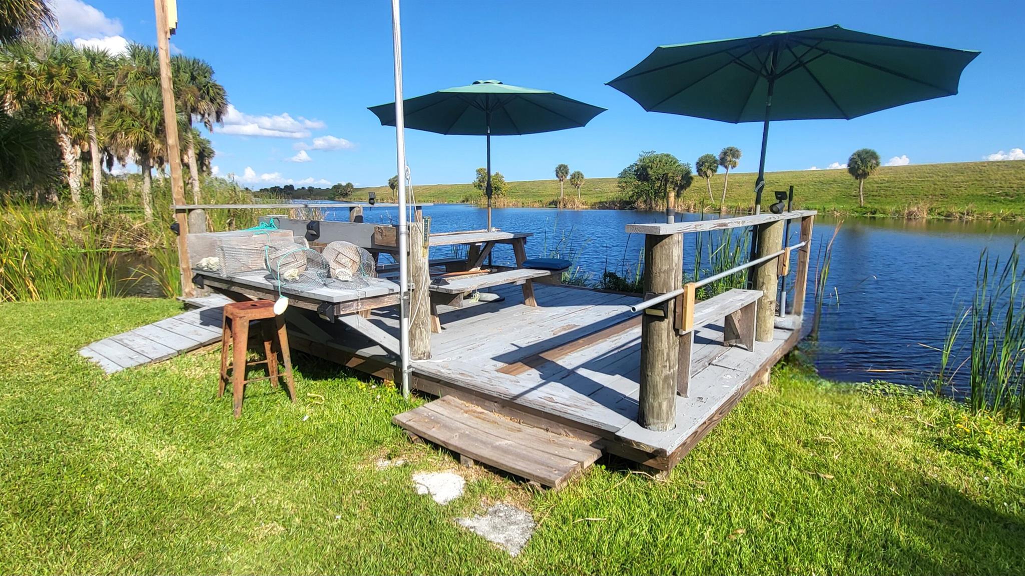 1025 Roberts Lane NE