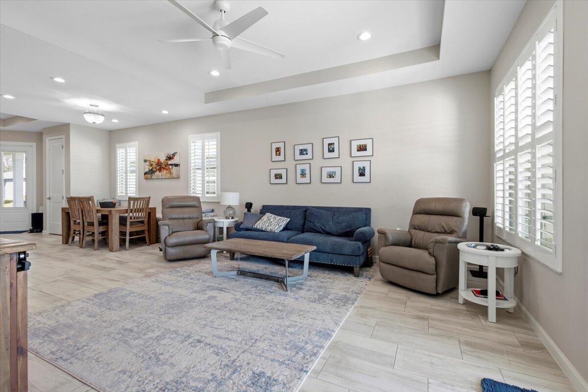 Mandarlie MATTAMY AT SOUTHERN GROVE PLAT 1 REPLAT - Residential