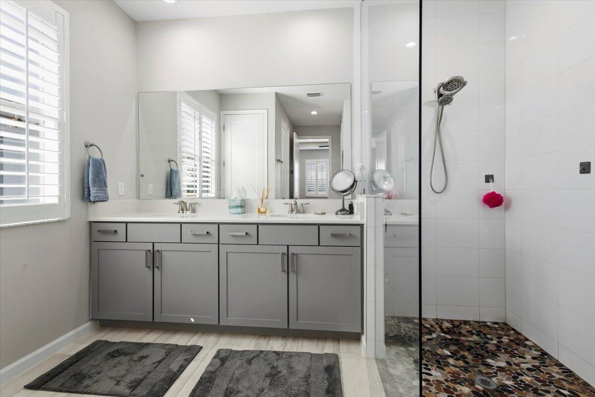 Mandarlie MATTAMY AT SOUTHERN GROVE PLAT 1 REPLAT - Residential