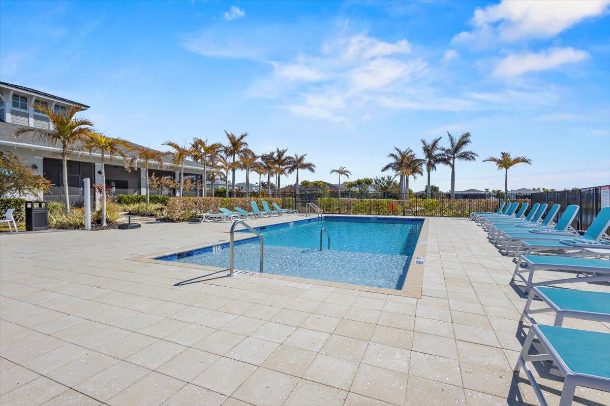 Mandarlie MATTAMY AT SOUTHERN GROVE PLAT 1 REPLAT - Residential